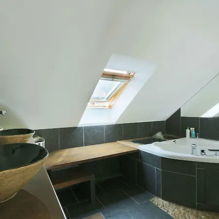 Family City House In Tours, With A Lovely Garden Holiday home *