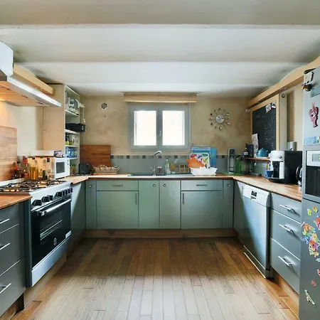 Family City House In Tours, With A Lovely Garden Holiday home Tours